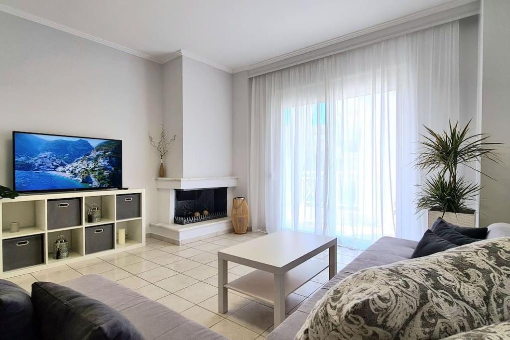 Ivanna Apartment Nea Moudania Bagian luar foto